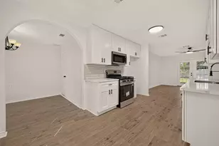 1910 Rainy River Dr, Houston, TX 77088 - Photo 11