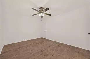 1910 Rainy River Dr, Houston, TX 77088 - Photo 17