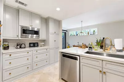 239 Litchfield Lane, Houston, TX 77024 - Photo 9