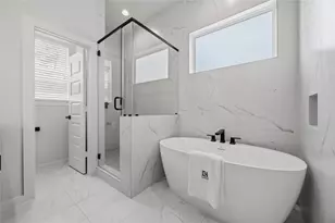 817 Thornton Rd, Houston, TX 77018 - Photo 17