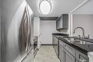 830 Threadneedle St, Houston, TX 77079 - Photo 9