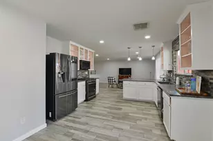 8319 Lemongrass Ave, Baytown, TX 77521 - Photo 13