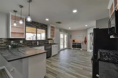 8319 Lemongrass Avenue, Baytown, TX 77521 - Photo 11