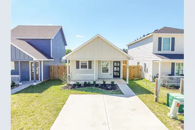 16802 N Marie Village Dr, Conroe, TX 77306 - Photo 1
