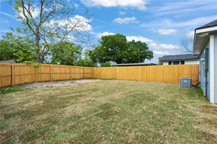 1400 W 18th St, Bryan, TX 77803 - Photo 21