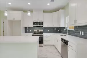 1400 W 18th St, Bryan, TX 77803 - Photo 7