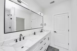 2424 Harrington St, Houston, TX 77026 - Photo 13