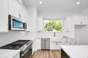 2424 Harrington St, Houston, TX 77026 - Photo 3