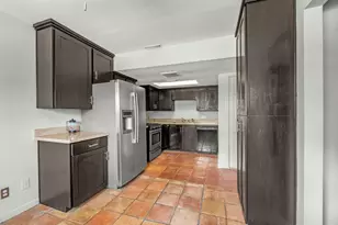 2415 Columbia St, Houston, TX 77008 - Photo 5