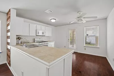 19007 Remington Park Dr, Houston, TX 77073 - Photo 9