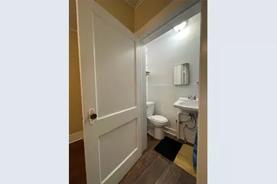 302 N Avenue B, Freeport, TX 77541 - Photo 9