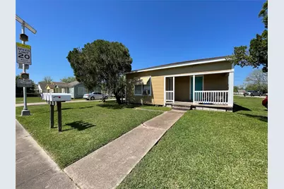 302 N Avenue B, Freeport, TX 77541 - Photo 1