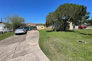 302 N Avenue B, Freeport, TX 77541 - Photo 3