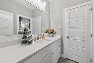 10905 Dauphine St, Willis, TX 77318 - Photo 17