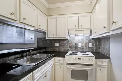 3414 Garrott Street #7, Houston, TX 77006 - Photo 5