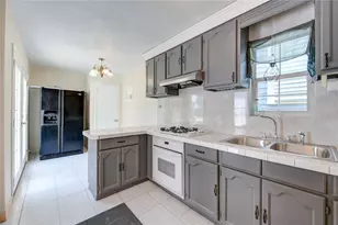 1619 Ave N, Galveston, TX 77550 - Photo 17