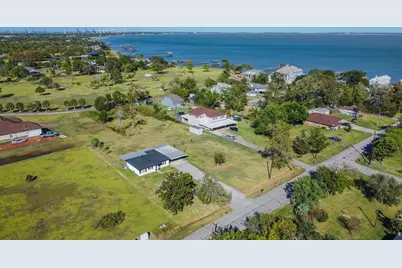 306 Oakhurst Street, La Porte, TX 77571 - Photo 1