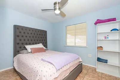 306 Oakhurst Street, La Porte, TX 77571 - Photo 11