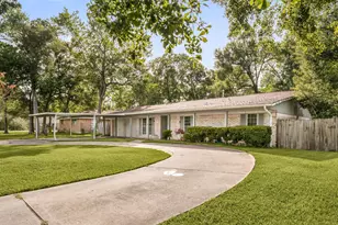 1309 Sunset Dr, Dickinson, TX 77539 - Photo 1