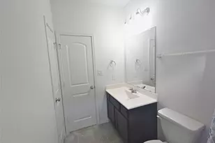 14214 Singing Oaks Trl, Houston, TX 77045 - Photo 29