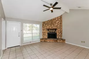10111 King Ranch Ln, Sugar Land, TX 77498 - Photo 3