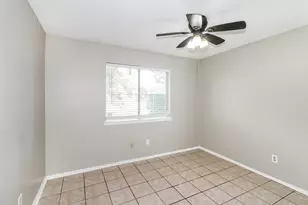 10111 King Ranch Ln, Sugar Land, TX 77498 - Photo 13