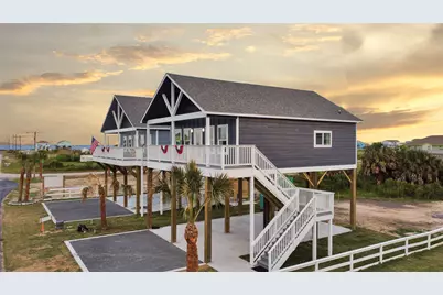 1036 Sunset Circle W, Crystal Beach, TX 77650 - Photo 3