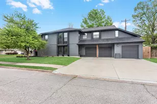 5041 Nina Lee Ln, Houston, TX 77092 - Photo 9