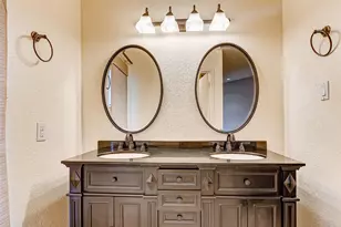 7350 Kirby Dr, Houston, TX 77030 - Photo 13