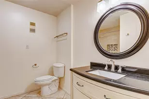 7350 Kirby Dr, Houston, TX 77030 - Photo 9