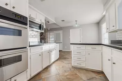 9223 Sandstone Street, Houston, TX 77036 - Photo 15