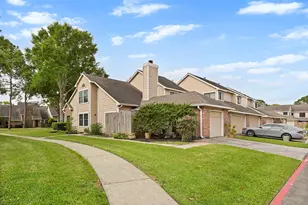 16538 Holly Trail Dr, Houston, TX 77058 - Photo 3