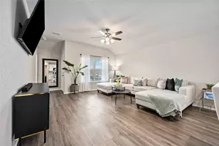 10527 Meadow Saffron Dr, Houston, TX 77016 - Photo 5