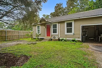 422 Waco N, League City, TX 77573 - Photo 9