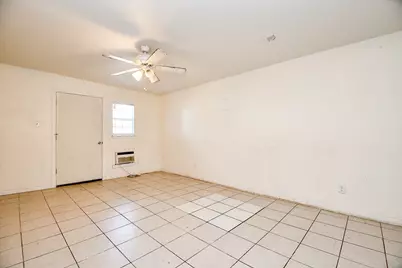 8282 Park Place Boulevard #D1, Houston, TX 77017 - Photo 5
