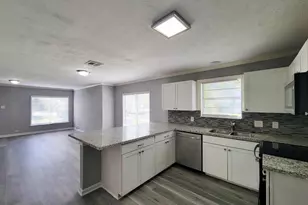 2330 Cedar Dr, La Marque, TX 77568 - Photo 15