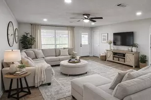 2301 N Thomspon St, Conroe, TX 77303 - Photo 1