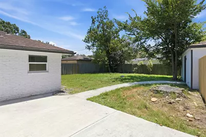 6211 Dumfries Drive, Houston, TX 77096 - Photo 37