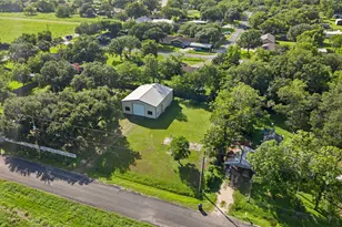 506 Pear St, Edna, TX 77957 - Photo 25