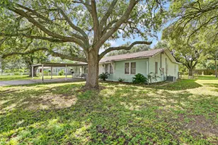 506 Pear St, Edna, TX 77957 - Photo 3