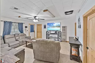 506 Pear St, Edna, TX 77957 - Photo 15