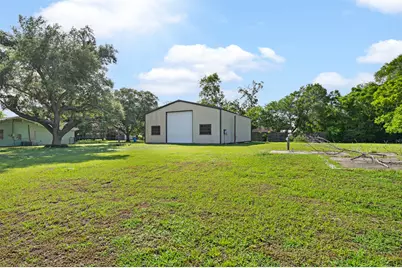 506 Pear Street, Edna, TX 77957 - Photo 5