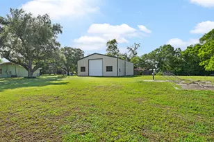 506 Pear St, Edna, TX 77957 - Photo 5