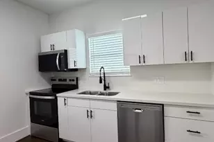 1968 W McKinney St, Houston, TX 77019 - Photo 13