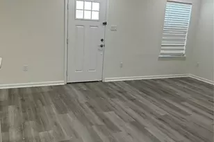 10906 Southview St, Houston, TX 77047 - Photo 9