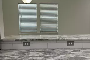 10906 Southview St, Houston, TX 77047 - Photo 7