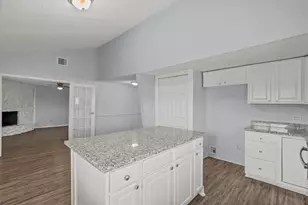 228 Orange St, La Marque, TX 77568 - Photo 3