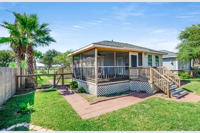 1307 S Live Oak Street, Rockport, TX 78382 - Photo 31