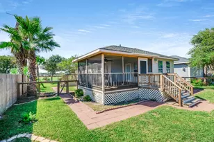 1307 S Live Oak St, Rockport, TX 78382 - Photo 31