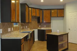 3802 Elderberry Dr, Dickinson, TX 77539 - Photo 3